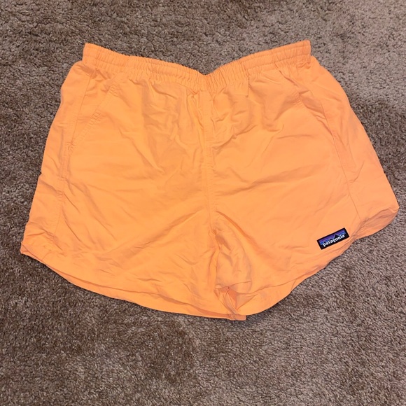 Patagonia Women’s Baggies Shorts - 5 in M Orange - Picture 2 of 4